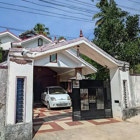 Devi Homestay For Family And Ladies-3