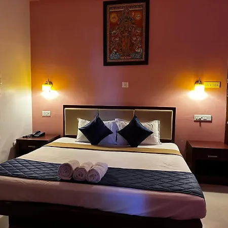 Hotel Opalo Kailas-3