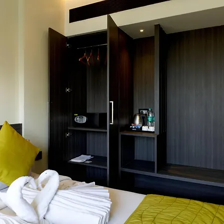 Ariya Nivaas A Vegetarian Hotel-3