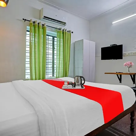 Oyo Flagship Royal Shalom Apartments-2