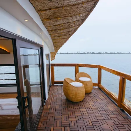 Upper Deck Houseboats-3