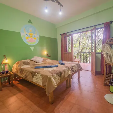 Chrissie'S Hotel-2