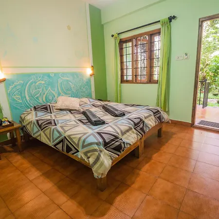 Chrissie'S Hotel-3
