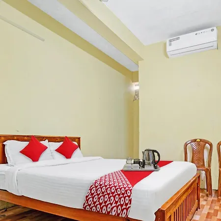 Oyo Flagship Greenway Rooms-3
