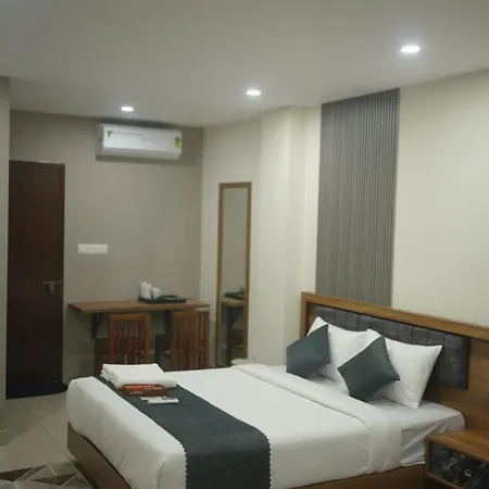 Cruz Inn Calicut-3