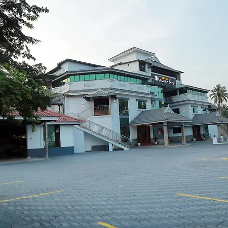Hotel Savera Park-2