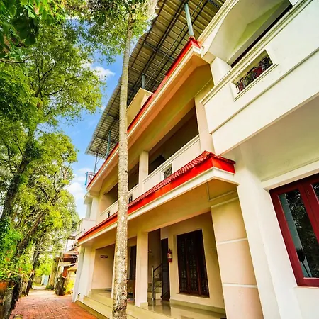 Super Hotel O Nettoor Near Lakeshore Hospital-2