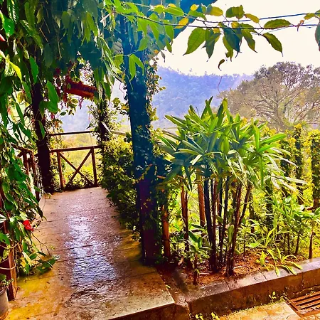 Nature Valley Farmhouse Resort By Raarees, Munnar #Lap Of Nature #Premium Rooms #Big Parking #Scenic View #Garden With Fireplace #Property Of The Year-2