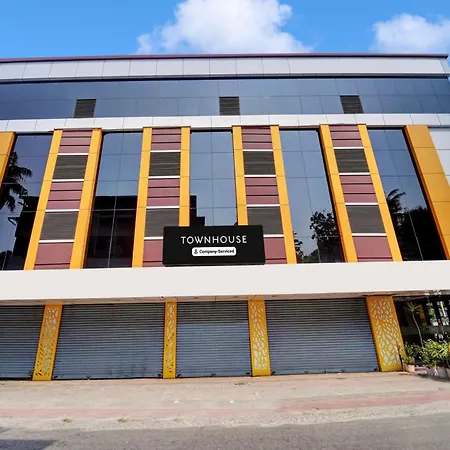 Super Townhouse Ernakulam North-2