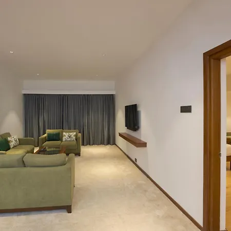 The Avenue Regent-3