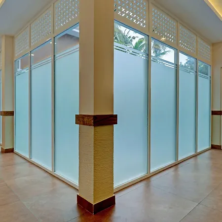 Treebo Golden Terminal Kochi Airport With Swimming Pool-3