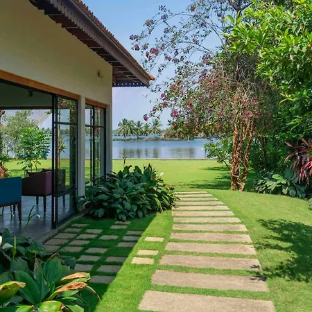 Stayvista At Cheppanam House With Infinity Pool - Kochi-3