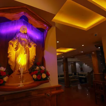 Roses Inn Fortkochi-2