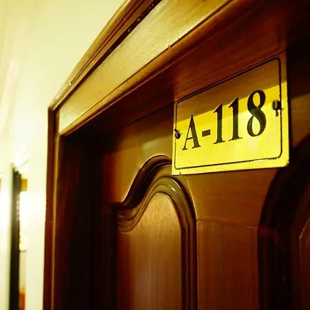 Thayamkery'S Royal Inn-2