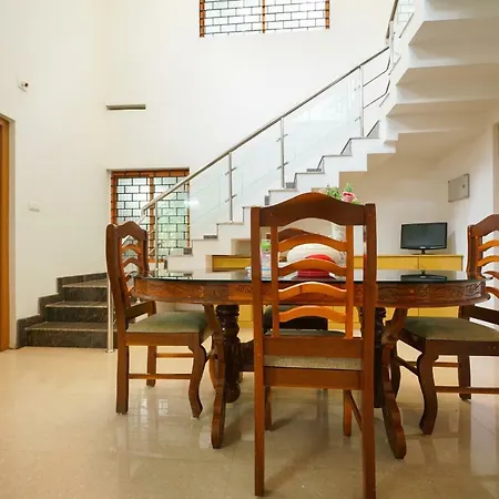 4Bhk White Snow Spacious Holiday Home Munnar-2