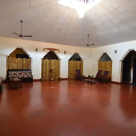 The Royal Heritage Hotel And Ayurvedic Center-2
