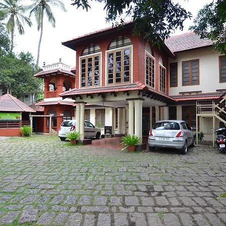 The Royal Heritage Hotel And Ayurvedic Center-3