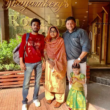 Thayamkery'S Royal Inn-3