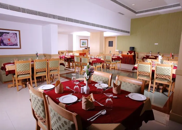 Pooram International Hotel Thrissur