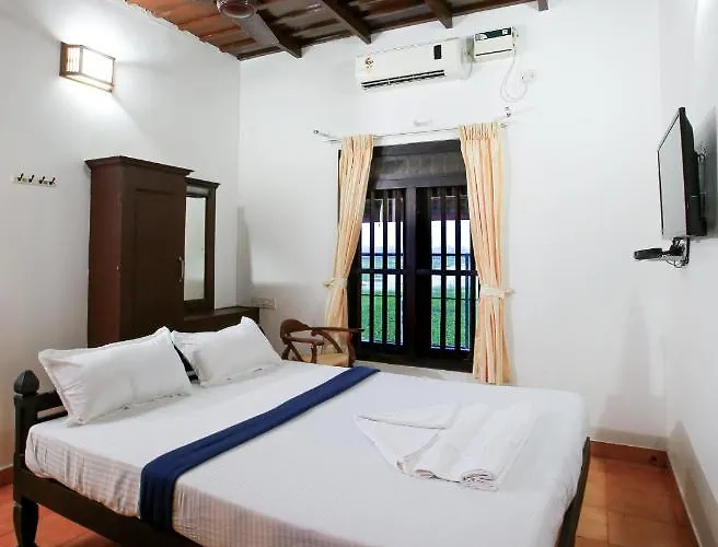 Palmy Lake Resort Alappuzha