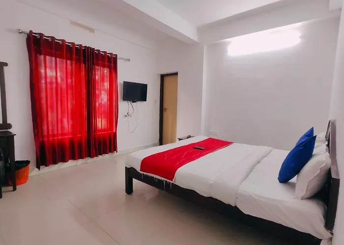 Lumino Karthika Hotel Munnar