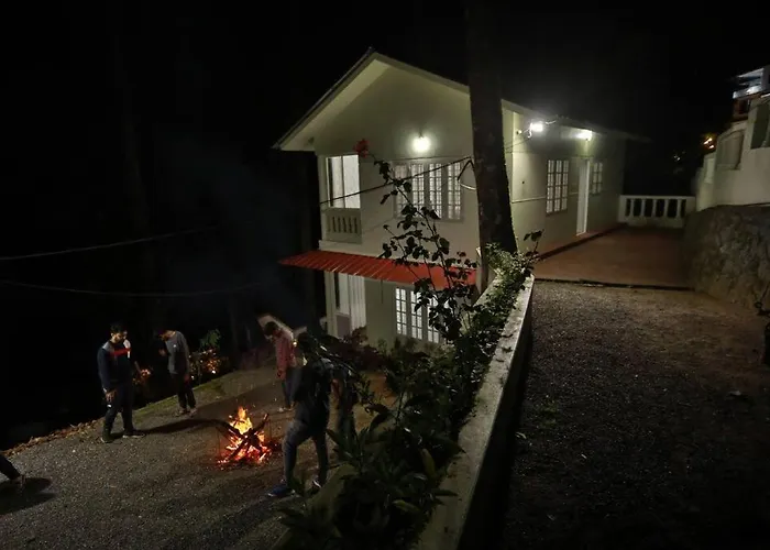 2 Bedroom Cottage In Munnar