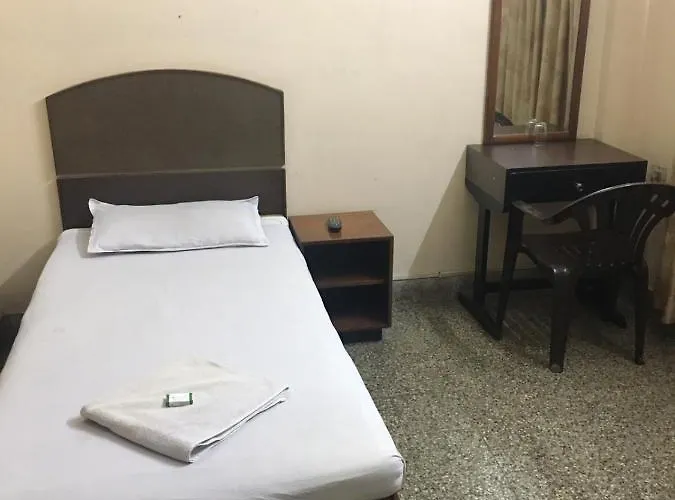 Nellimoottil Guest House Kottayam