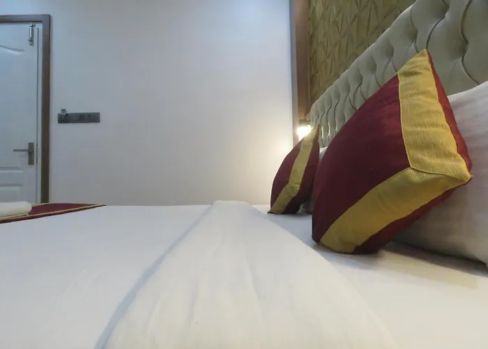 Hotel Reegate Inn Near South Railway Station Kochi