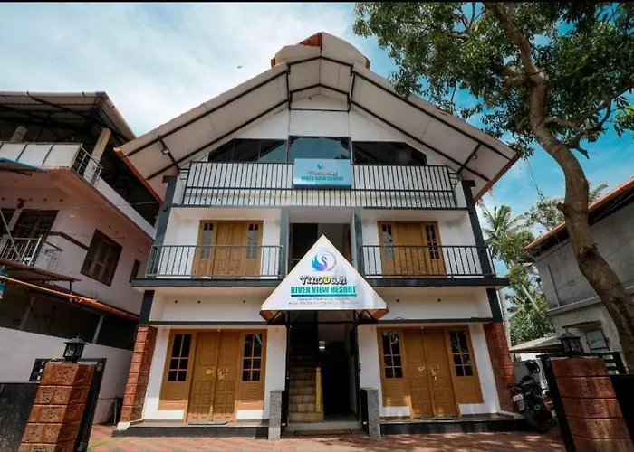 Oyo River View Resort Alappuzha