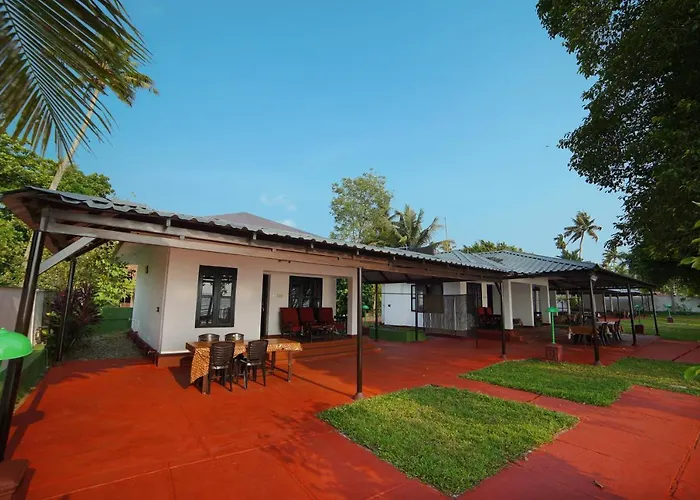 Illikkalam Lakeside Cottages Kumarakom