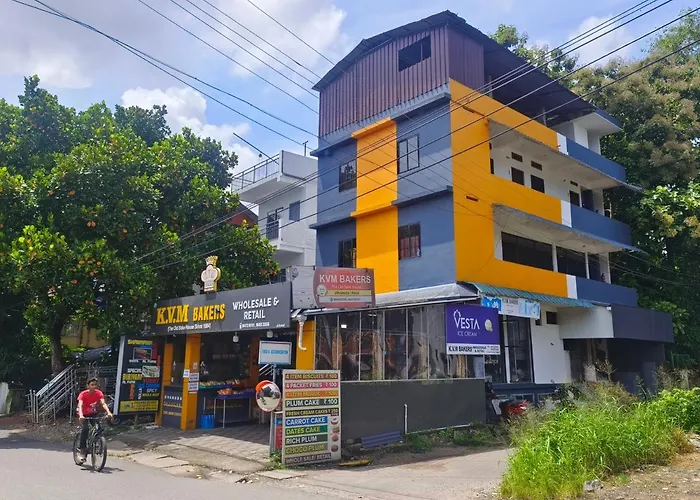 Kvm Rooms And Dormitory Kochi