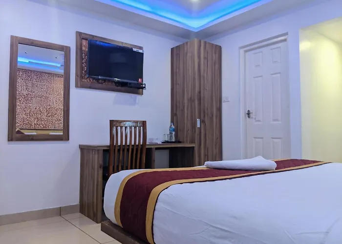 Hotel Feathers Kochi