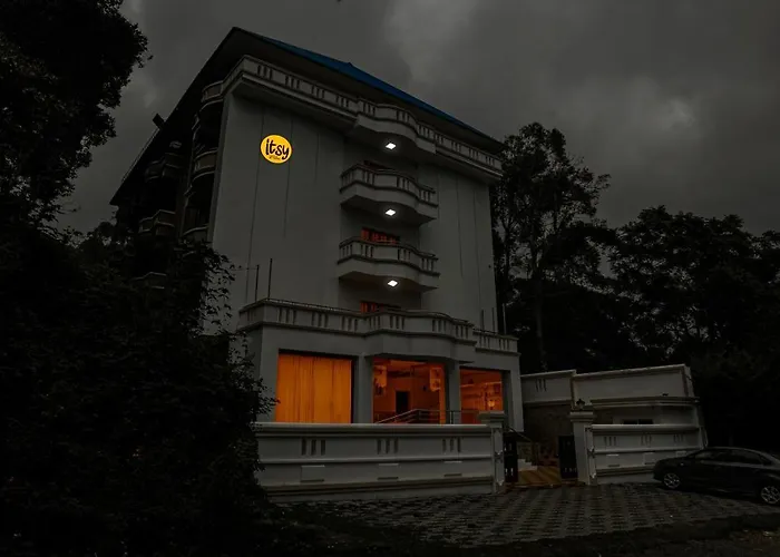 Itsy Hotels Classiyo Munnar Crown Resorts With Balcony