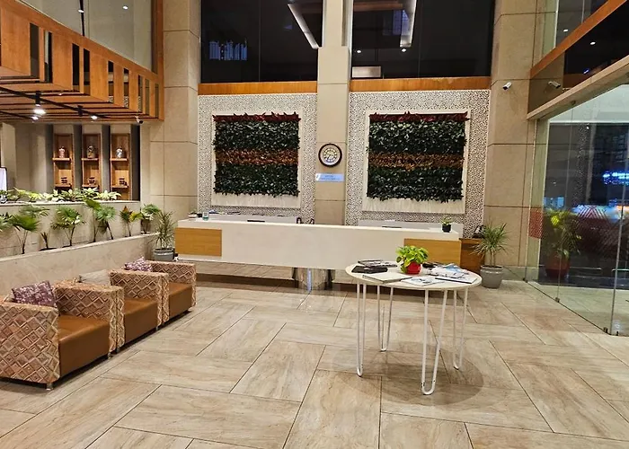 Ginger Kochi Mg Road Hotel - 4 star Hotel