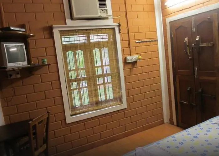 Dazzle Dew Bed & Breakfast Alappuzha