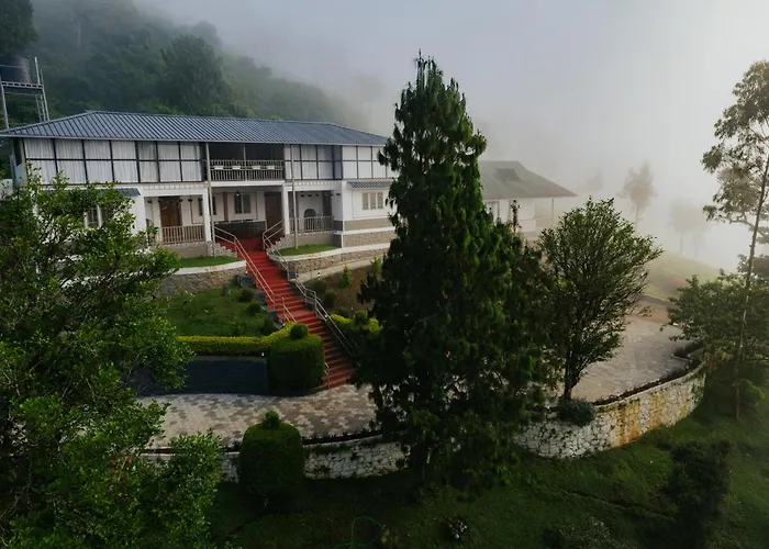 Misty Courtyard Resort Chinnakanal