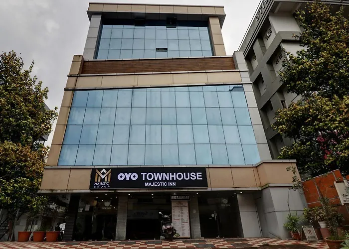 Boutique Oyo Townhouse 595 Majestic Inn Kochi