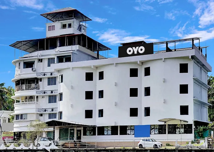 Oyo Flagship 81283 Plaza Residency Hotel Kochi