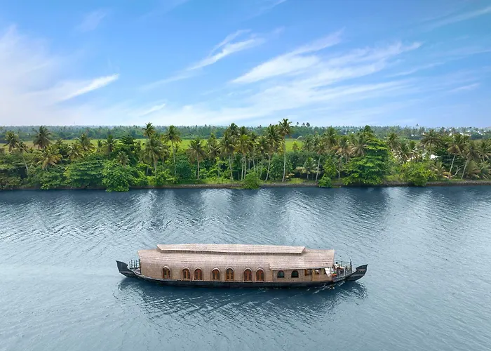 Hotels in Kumarakom