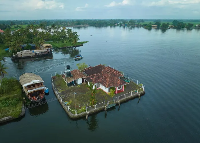 Miras Pmc Lakeshore Resort Alappuzha