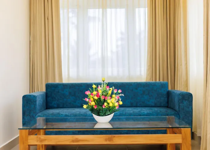 Hotel Lincoln Square Thekkady
