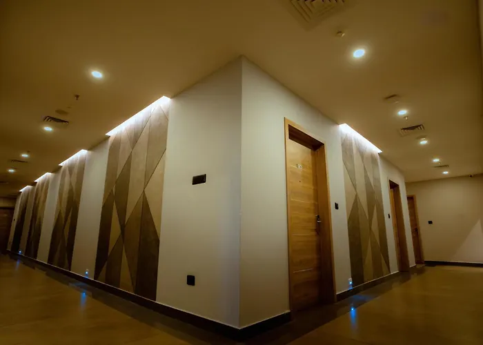 Beeza Clubhouse Hotel Kottayam