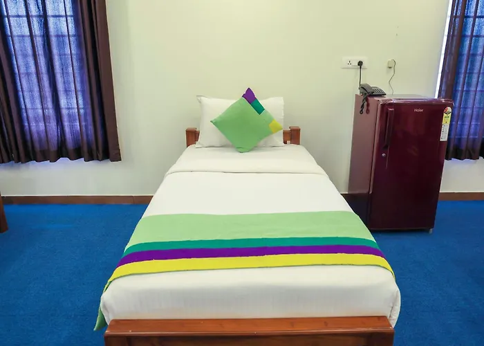 Treebo Golden Terminal Kochi Airport With Swimming Pool Hotel