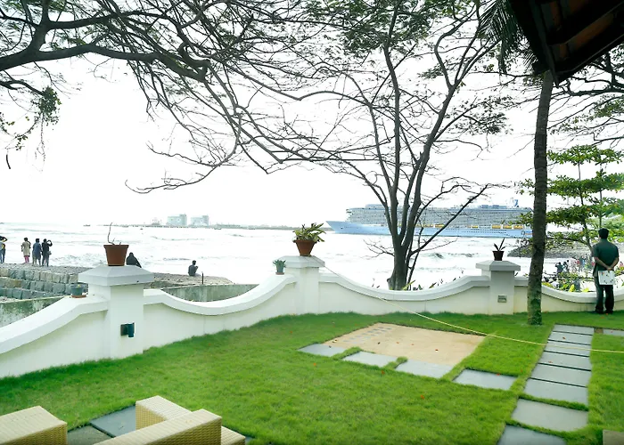 Old Lighthouse Bristow Hotel , Fort Kochi