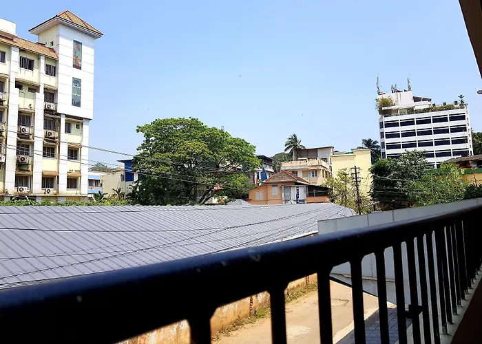 Keerthi Hotel Thiruvananthapuram