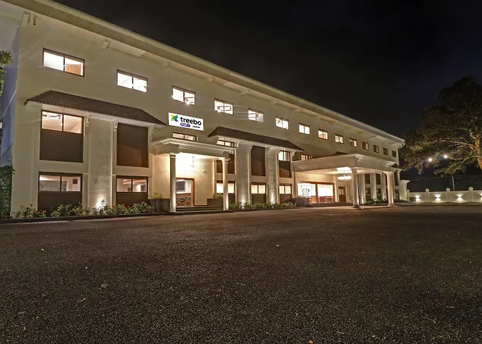 Pet friendly Treebo Premium Vahada 7 Minutes Drive From Ambalapuzha Sree Krishna Swamy Temple Hotel Alappuzha