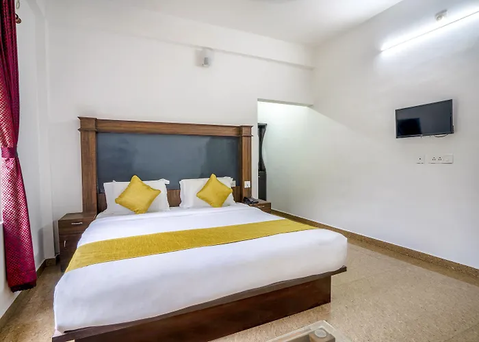 Fabhotel Abrigo Residency Anaviratty