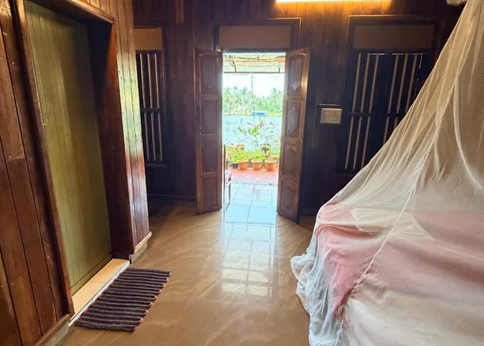 Malayalam Lake Resort Alappuzha