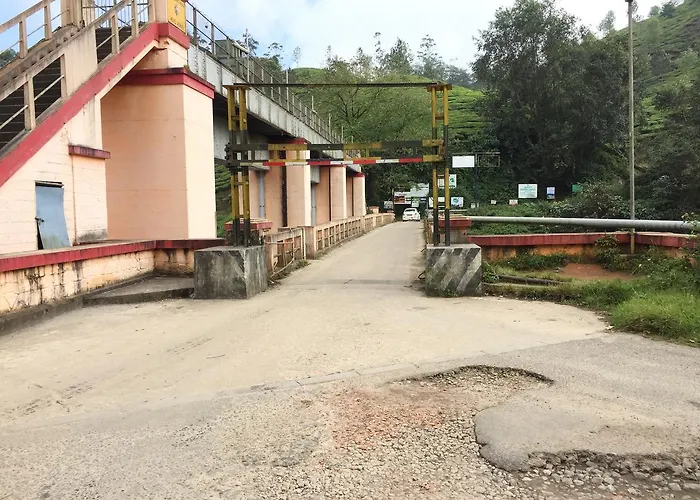 The Cliff Resort, Munnar