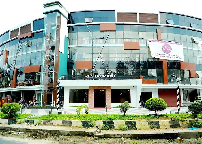 Wayanad Royal Crown Hotel Kalpetta